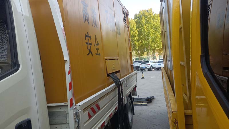 桂平如何判断柴油发电机组和UPS电源的切换时间是否符合要求？