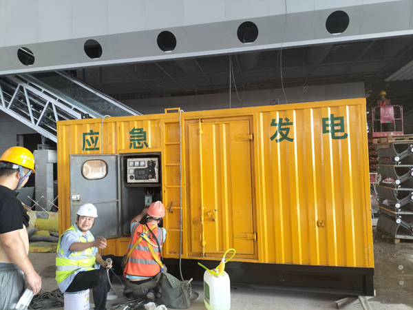 桂平怎样判断空气滤清器是否需要更换？